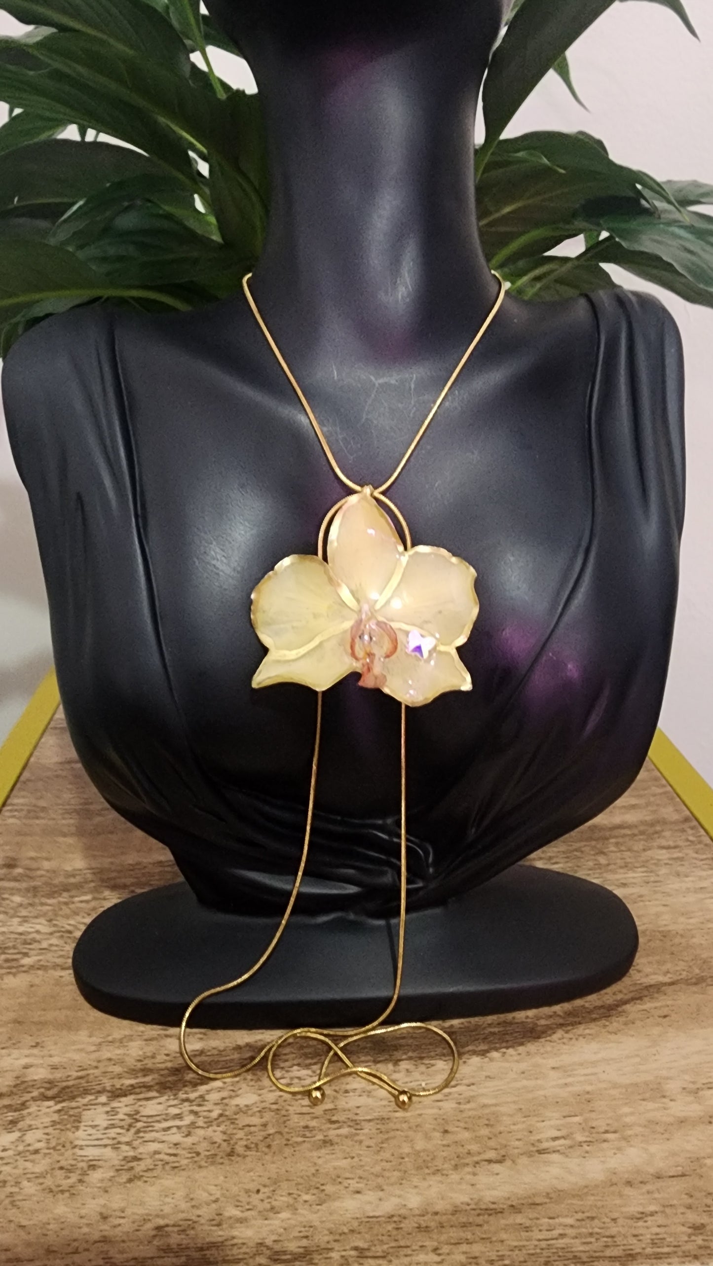 Collar de orquidea natural (glass butterfly)