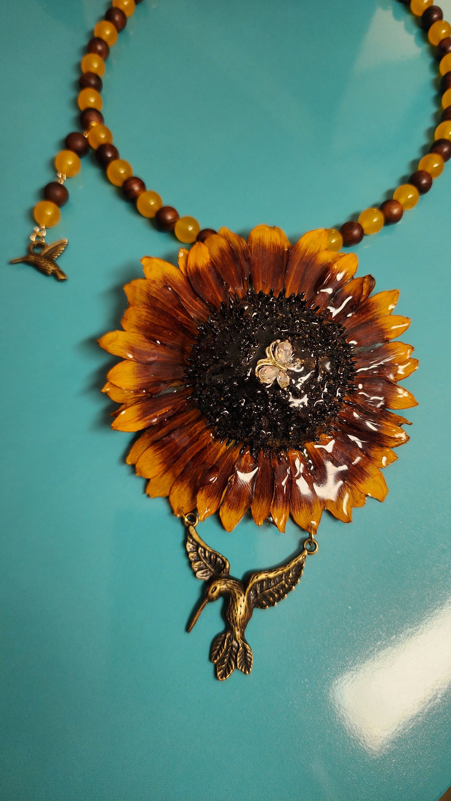 COLLAR DE GIRASOL NATURAL (COLIBRÍ)
