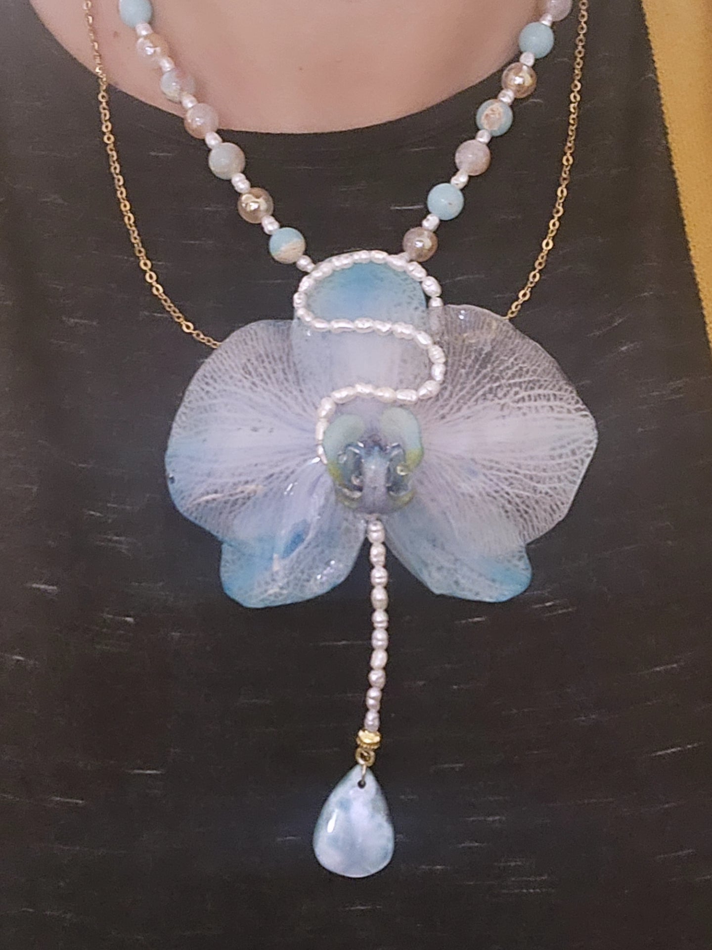 COLLAR DE ORQUIDEA NATURAL (snake)