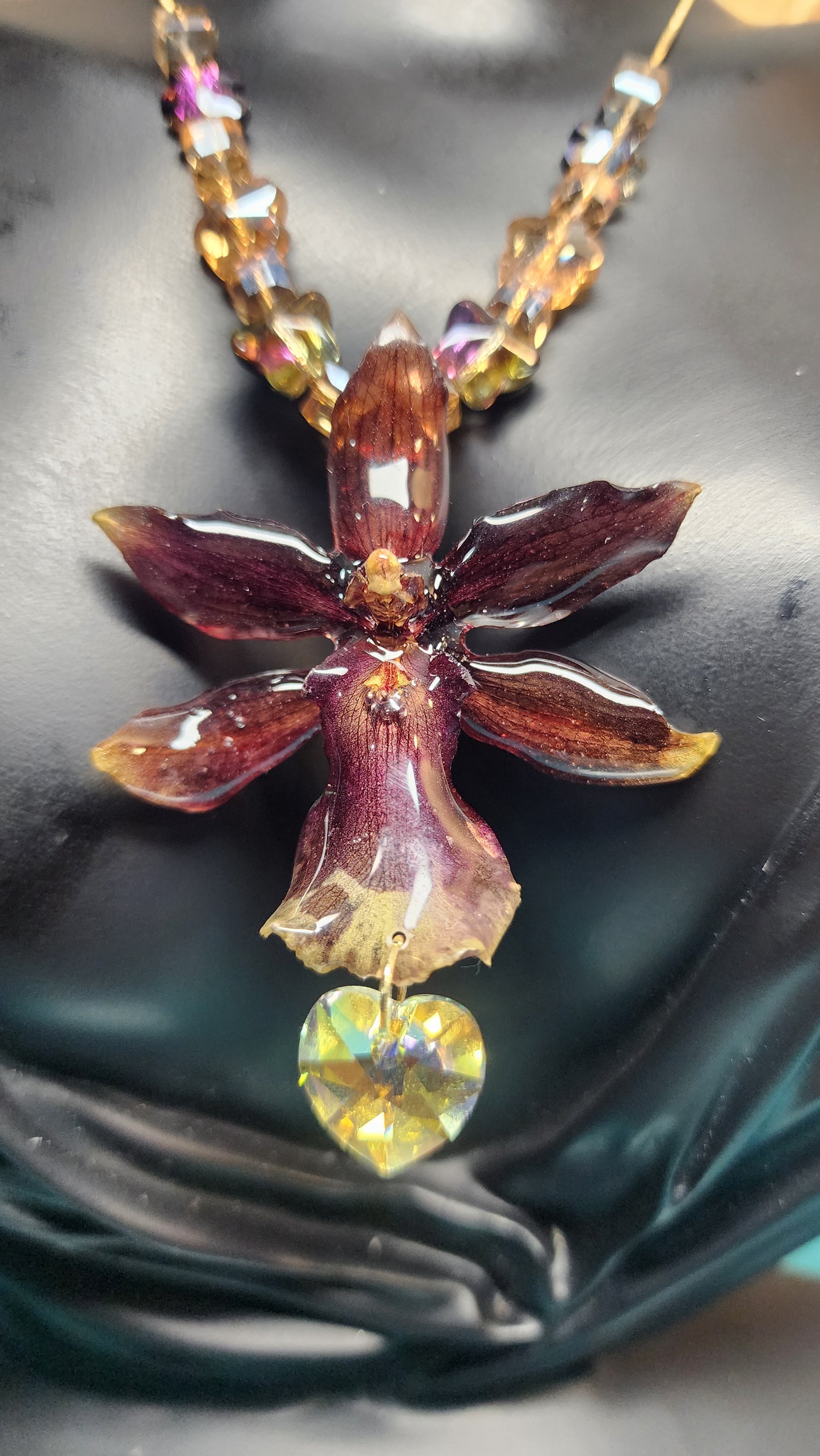 CHOKER DE ORQUIDEA NATURAL (CRISTAL)