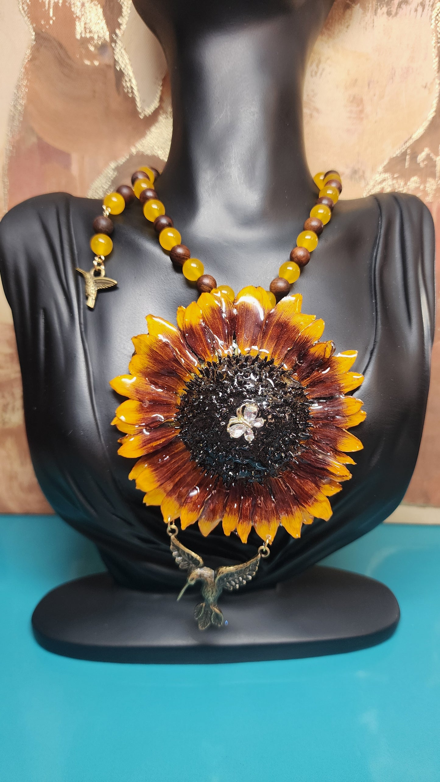 COLLAR DE GIRASOL NATURAL (COLIBRÍ)