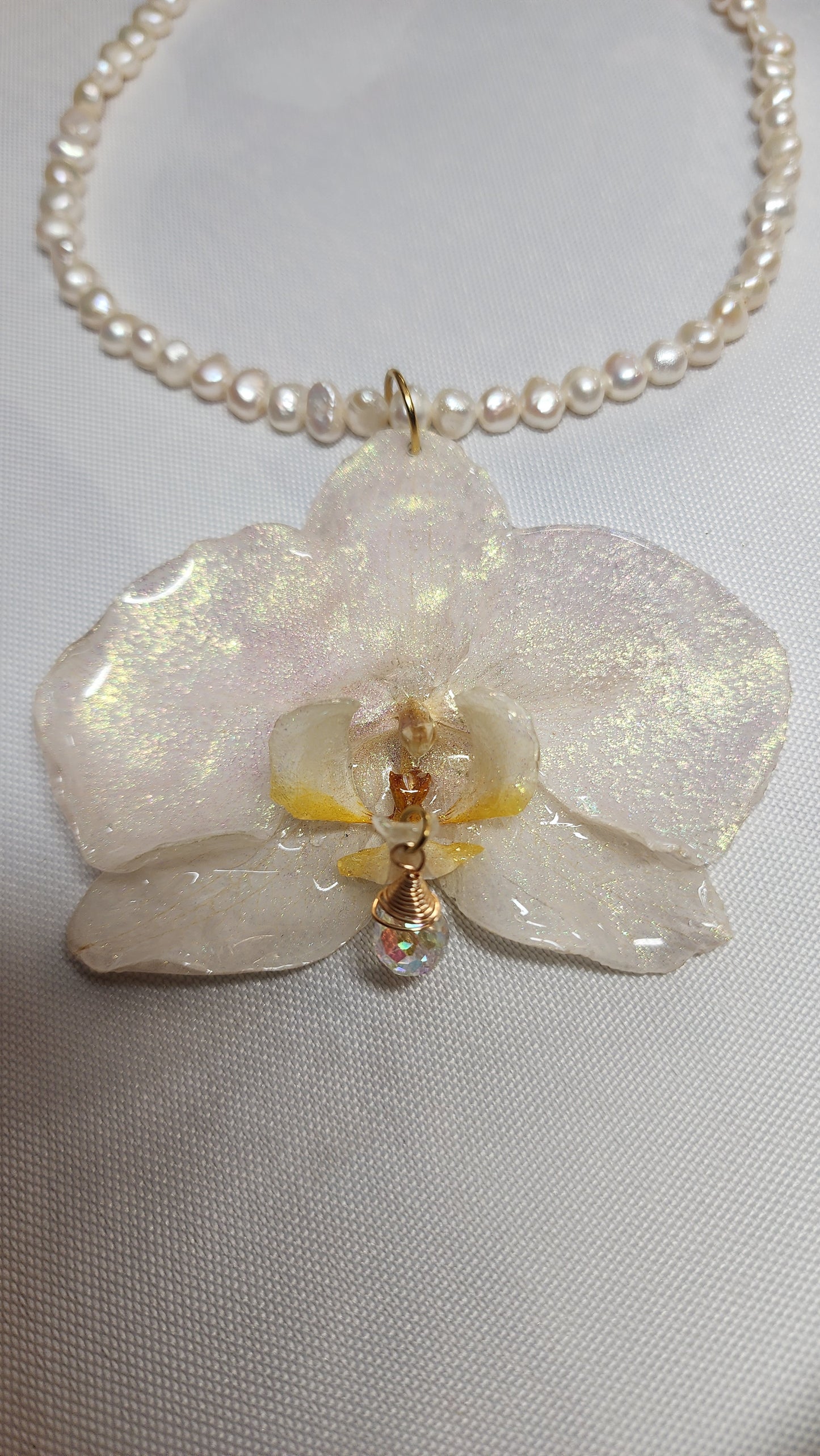 COLLAR DE PERLA CON ORQUIDEA NATURAL (Angel)