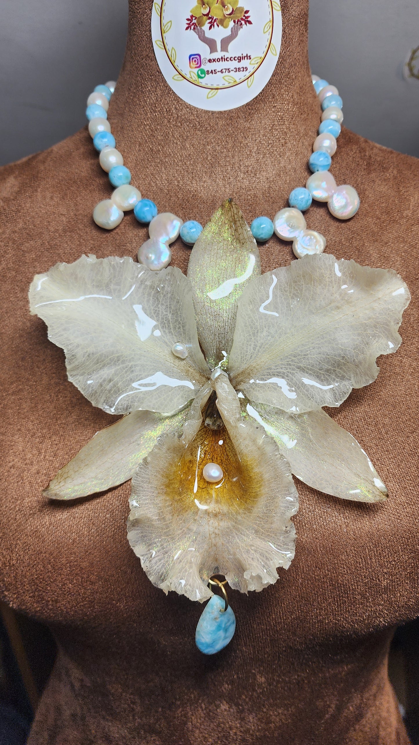 COLLAR DE ORQUIDEA NATURAL  (CARIMAR)