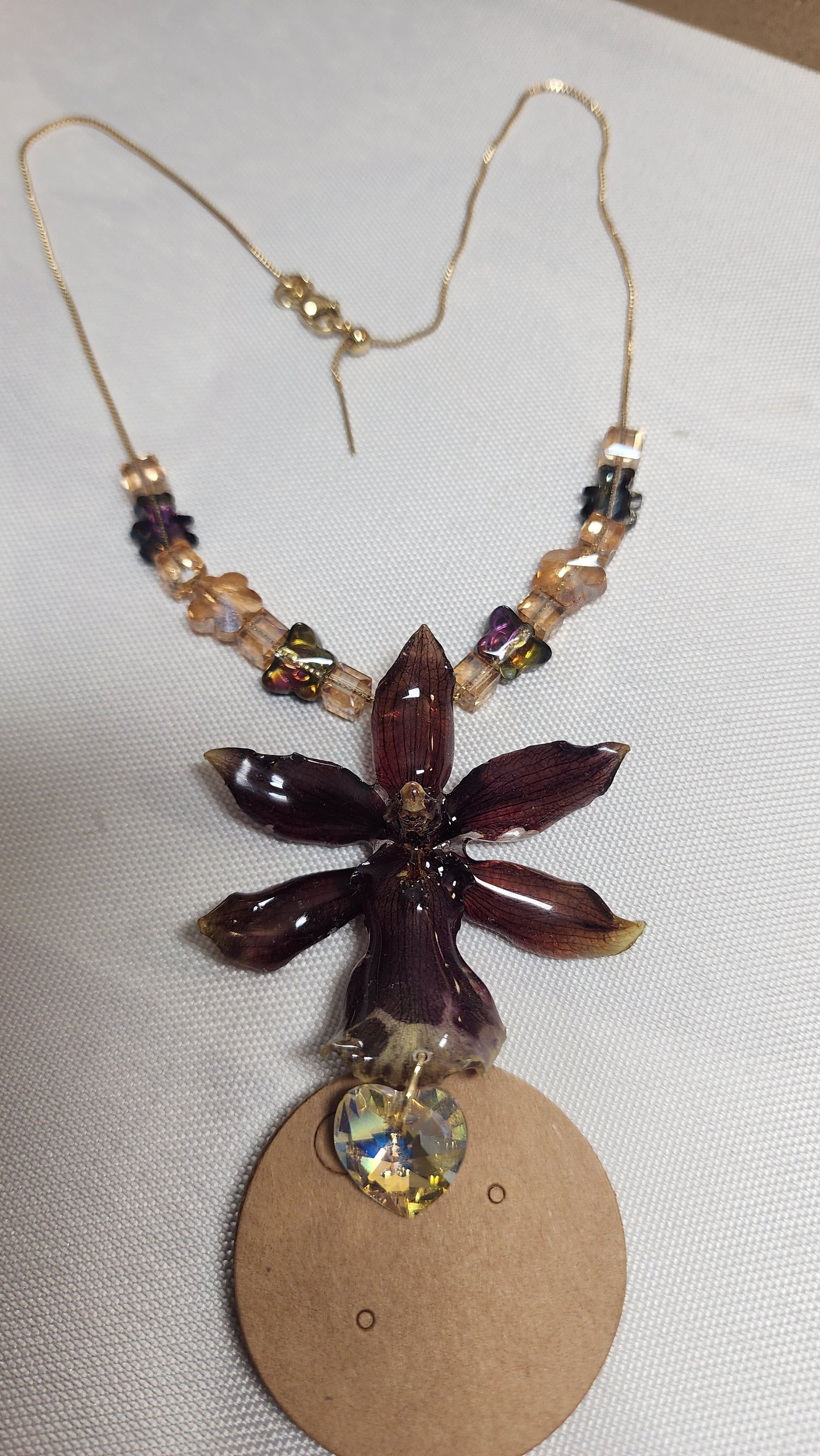 CHOKER DE ORQUIDEA NATURAL (CRISTAL)