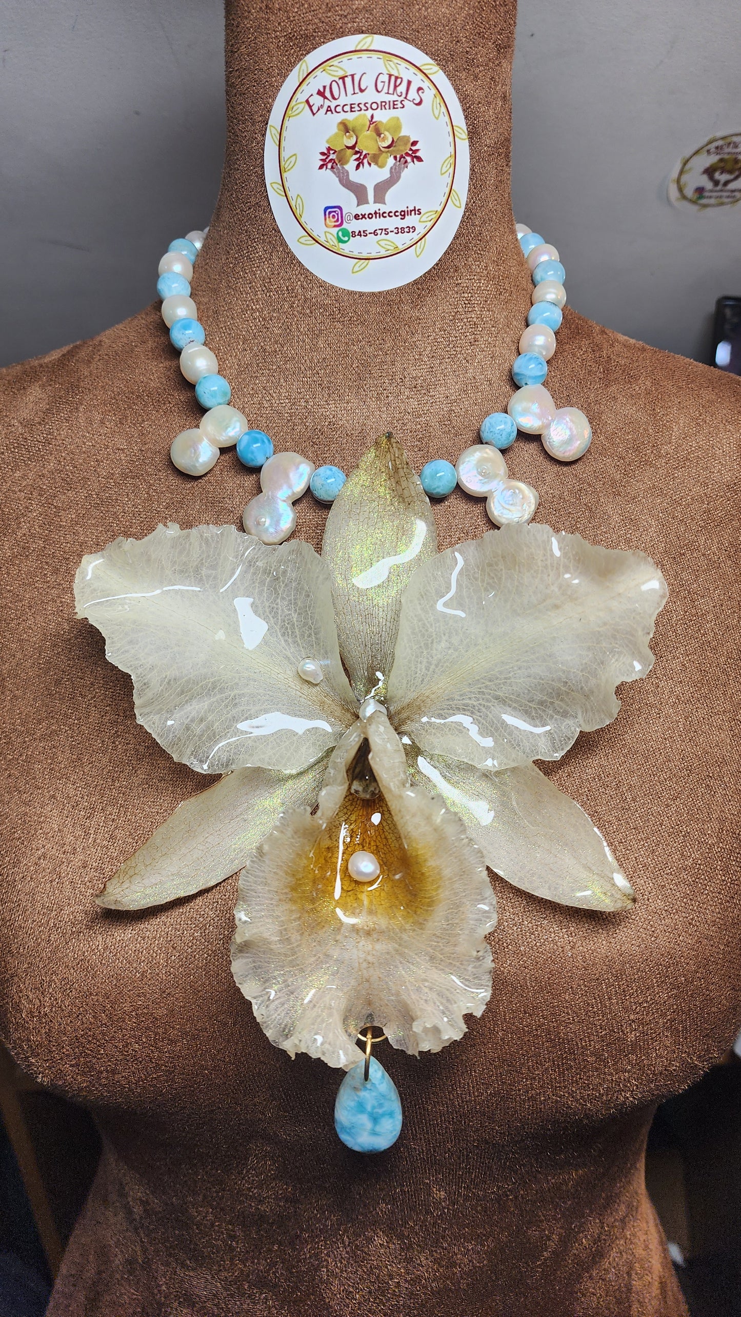 COLLAR DE ORQUIDEA NATURAL  (CARIMAR)
