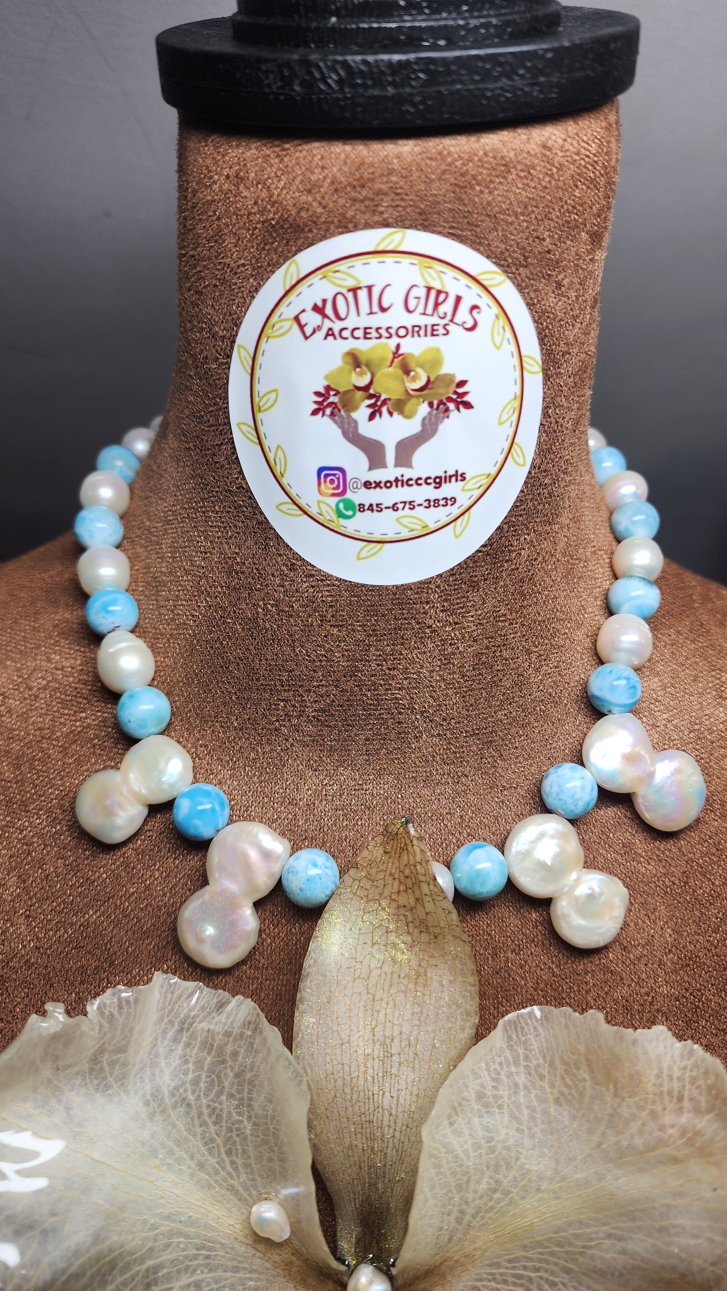 COLLAR DE ORQUIDEA NATURAL  (CARIMAR)