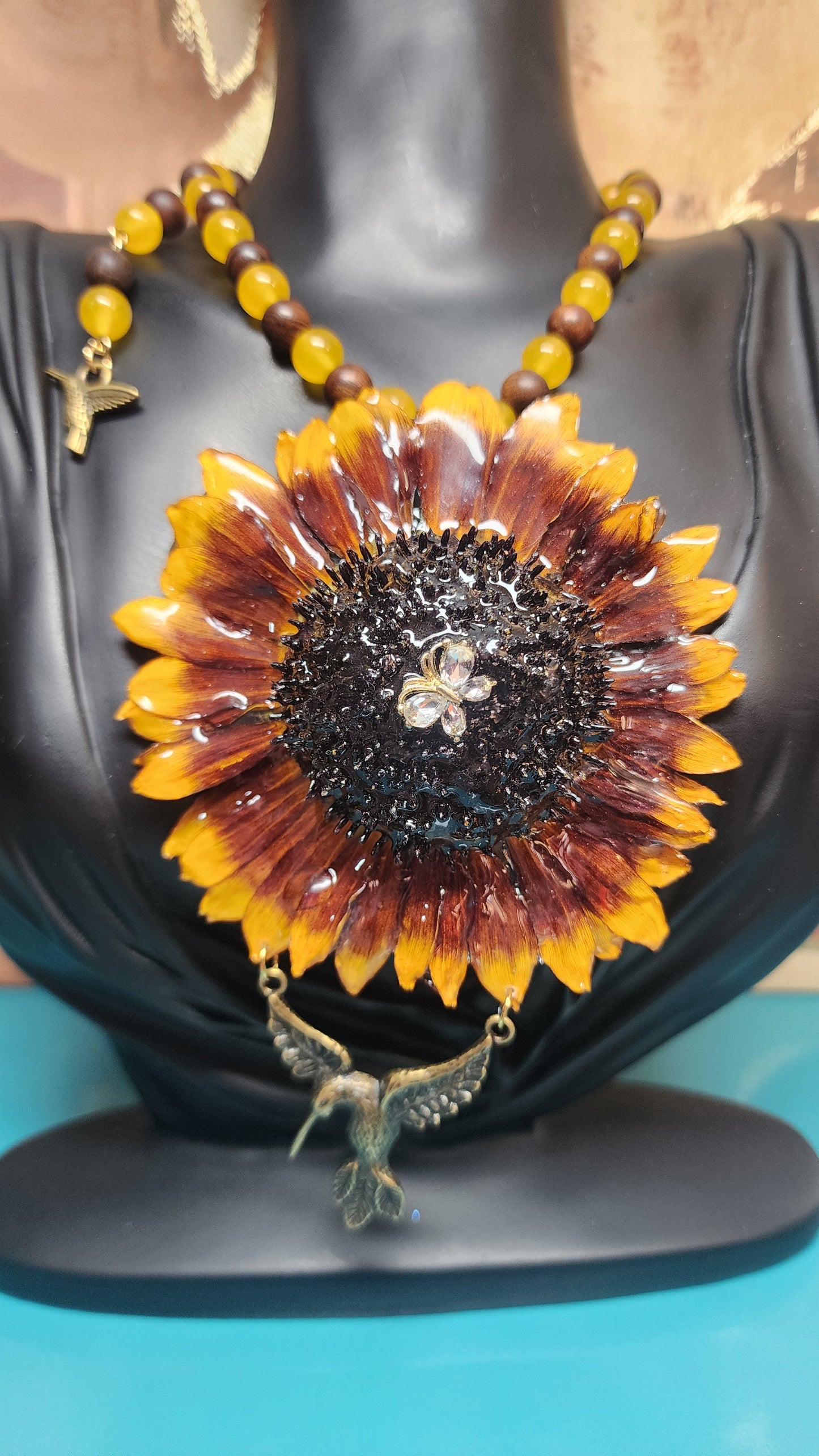 COLLAR DE GIRASOL NATURAL (COLIBRÍ)