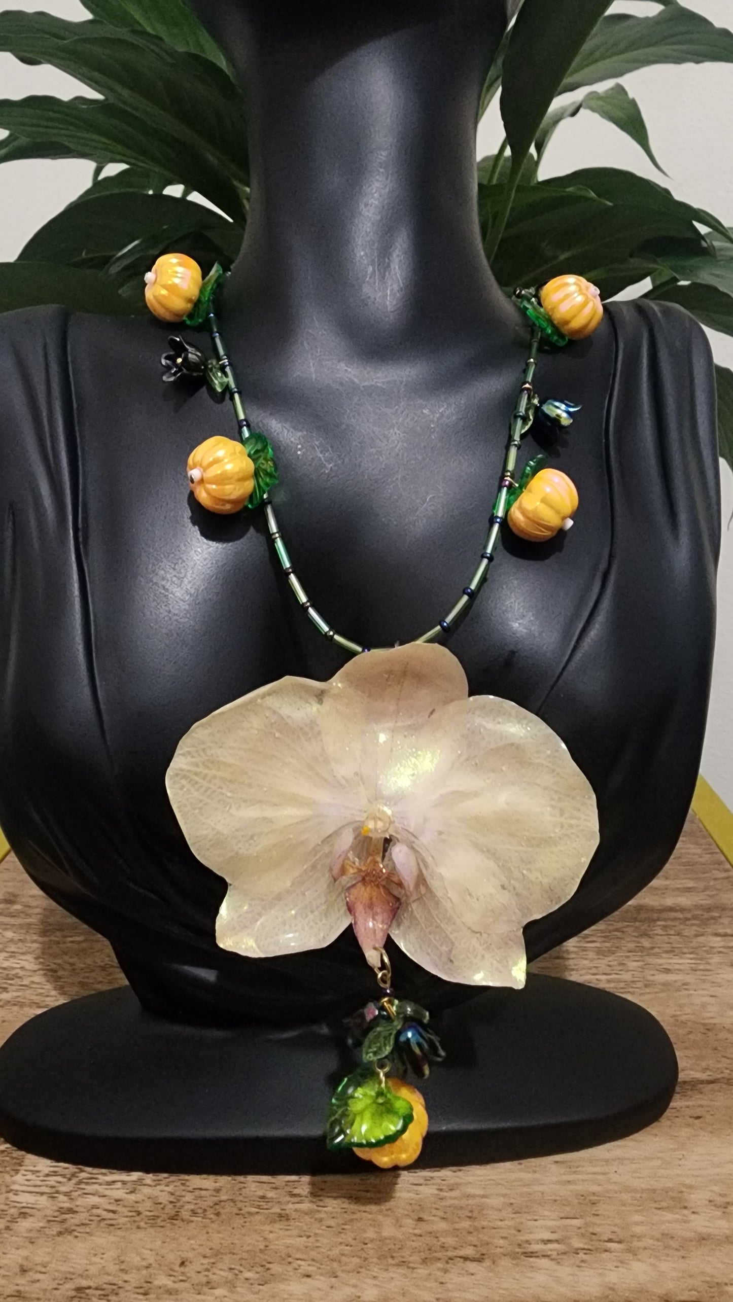 COLLAR DE ORQUIDEA NATURAL (pretty)
