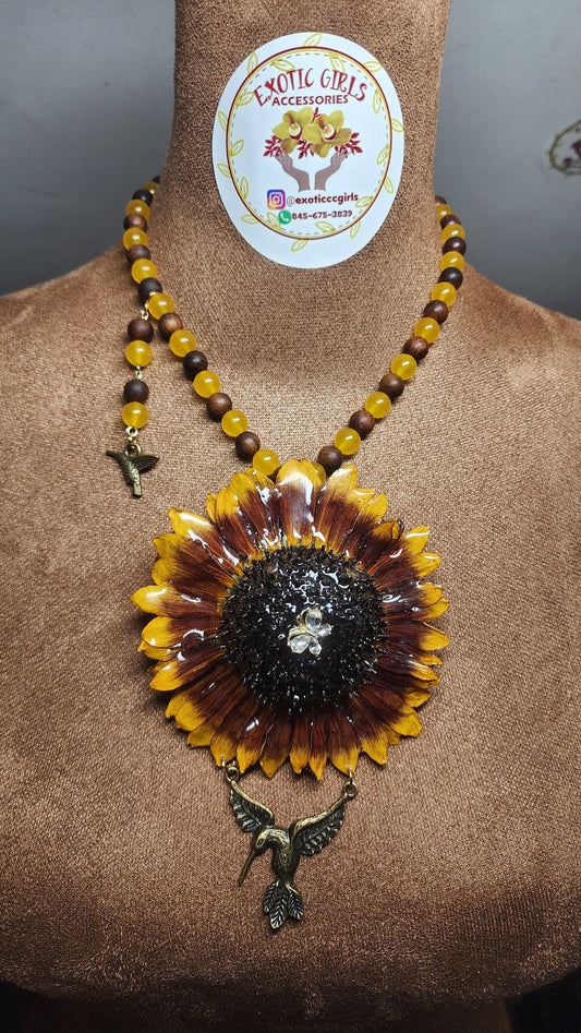 COLLAR DE GIRASOL NATURAL (COLIBRÍ)