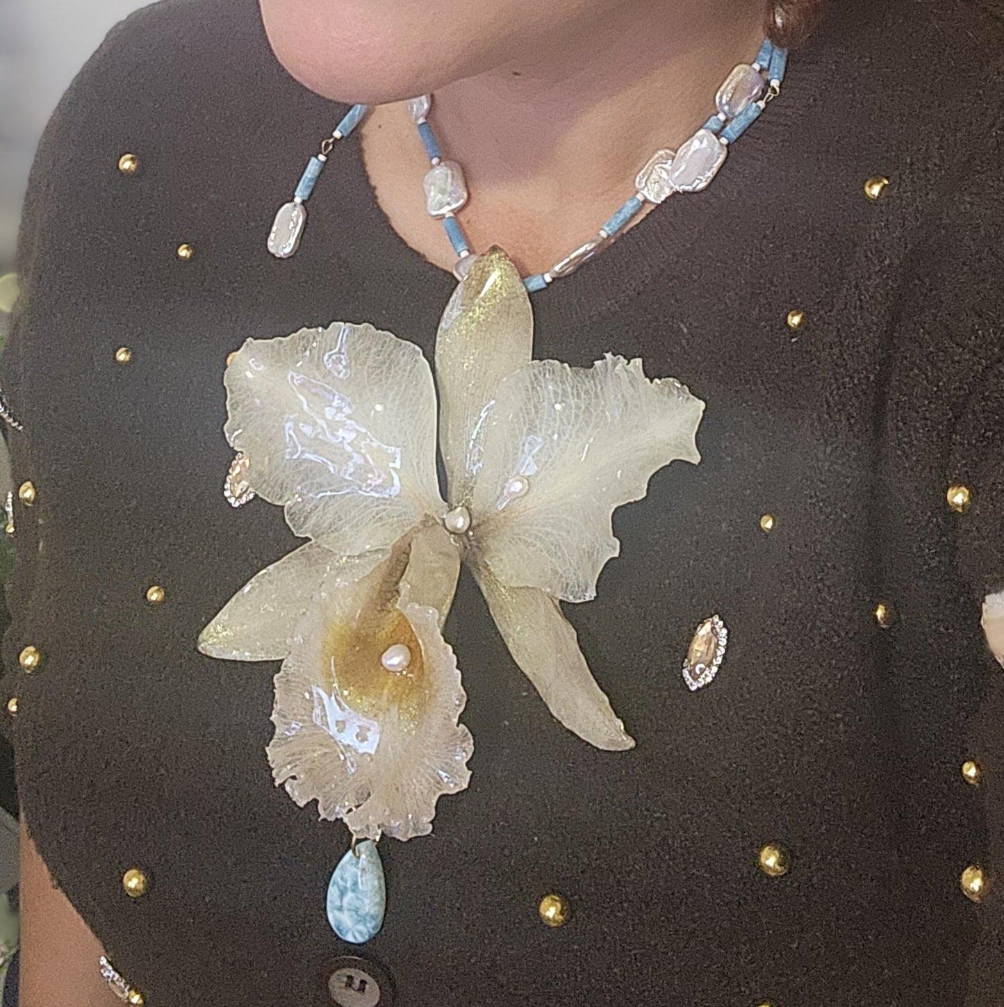 COLLAR DE ORQUIDEA NATURAL  (CARIMAR)