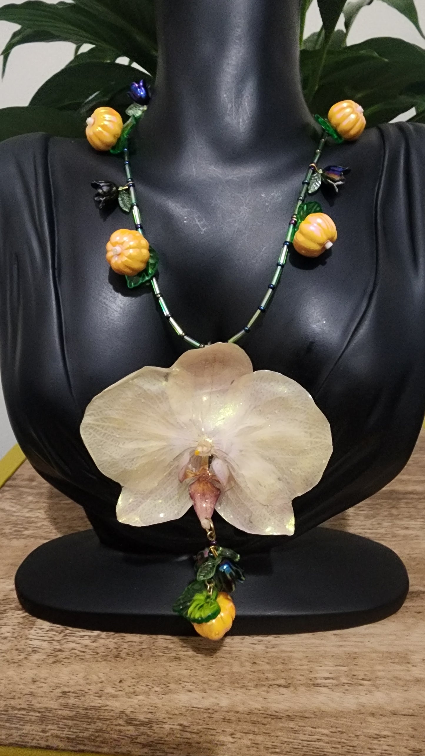 COLLAR DE ORQUIDEA NATURAL (pretty)