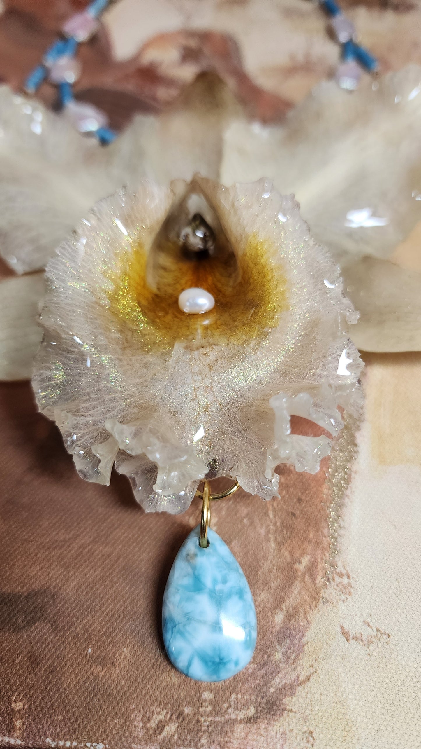 COLLAR DE ORQUIDEA NATURAL  (CARIMAR)