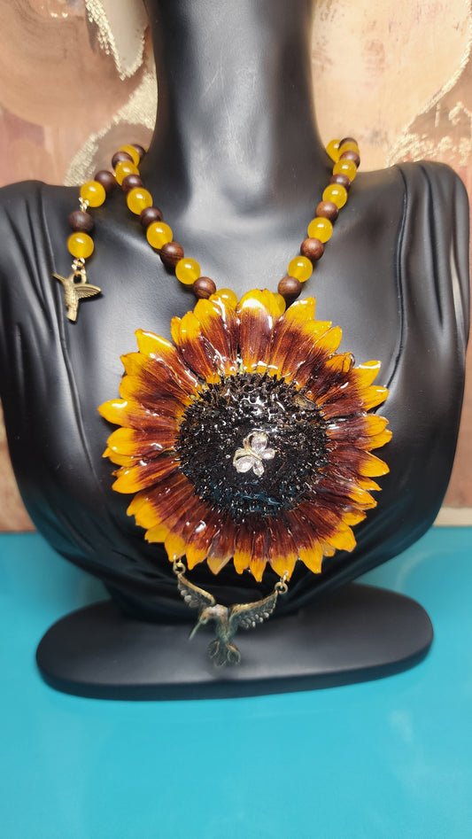 COLLAR DE GIRASOL NATURAL (COLIBRÍ)